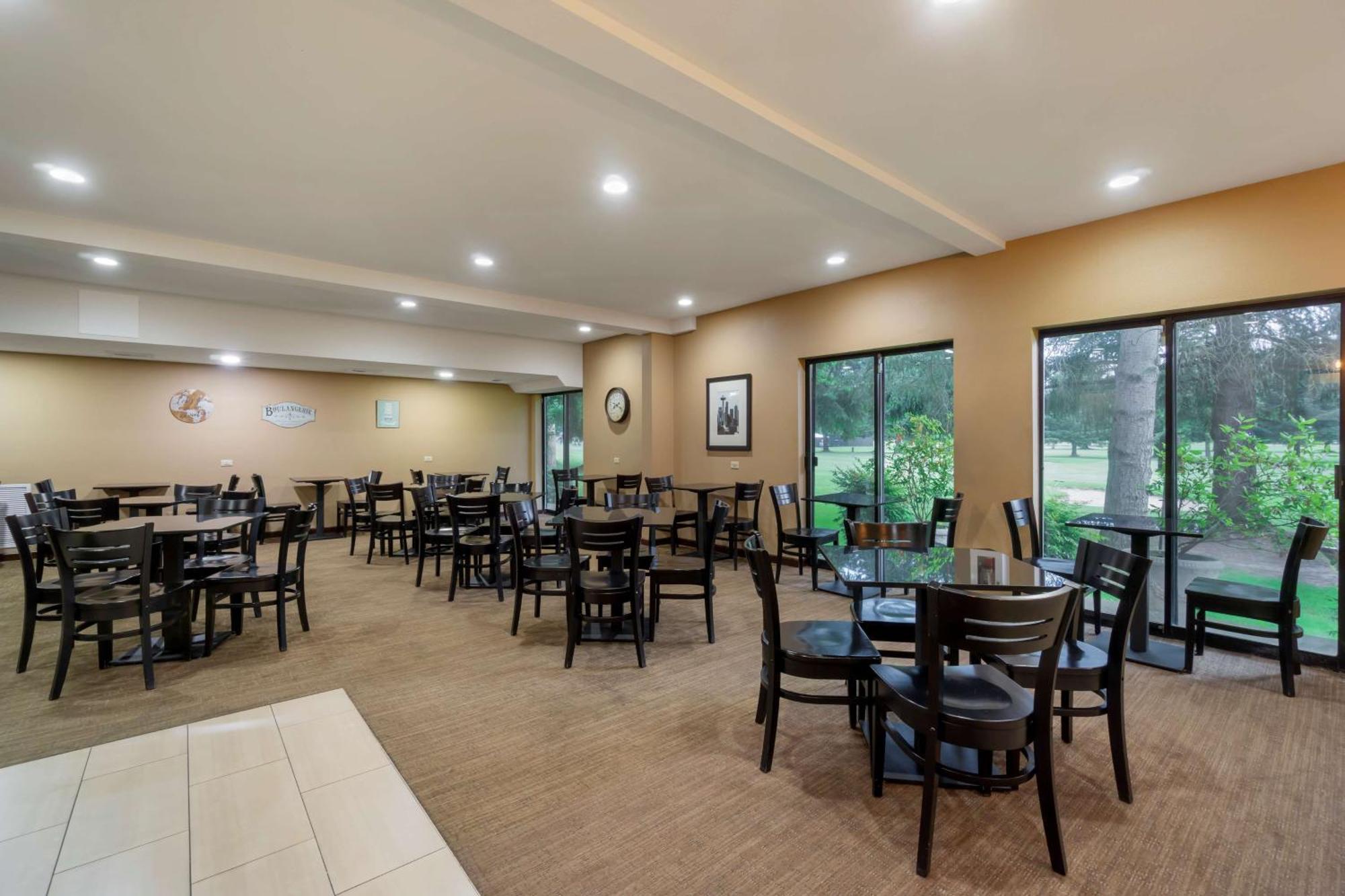 Best Western Plus Plaza By The Green Kent Kültér fotó